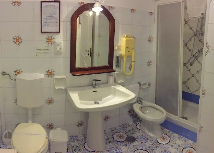 住宿加早餐酒店 Mediterraneo 3*